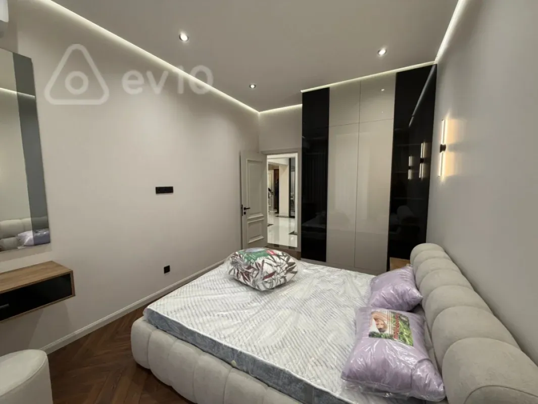 Kirayə verilir 3 otaqlı yeni tikili 130 m²