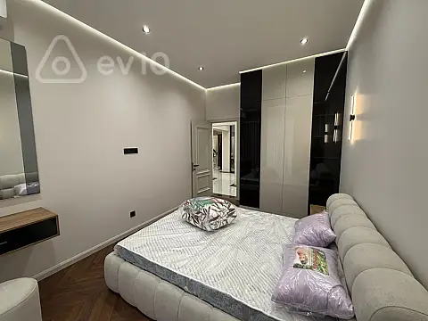 Kirayə verilir 3 otaqlı yeni tikili 130 m²
