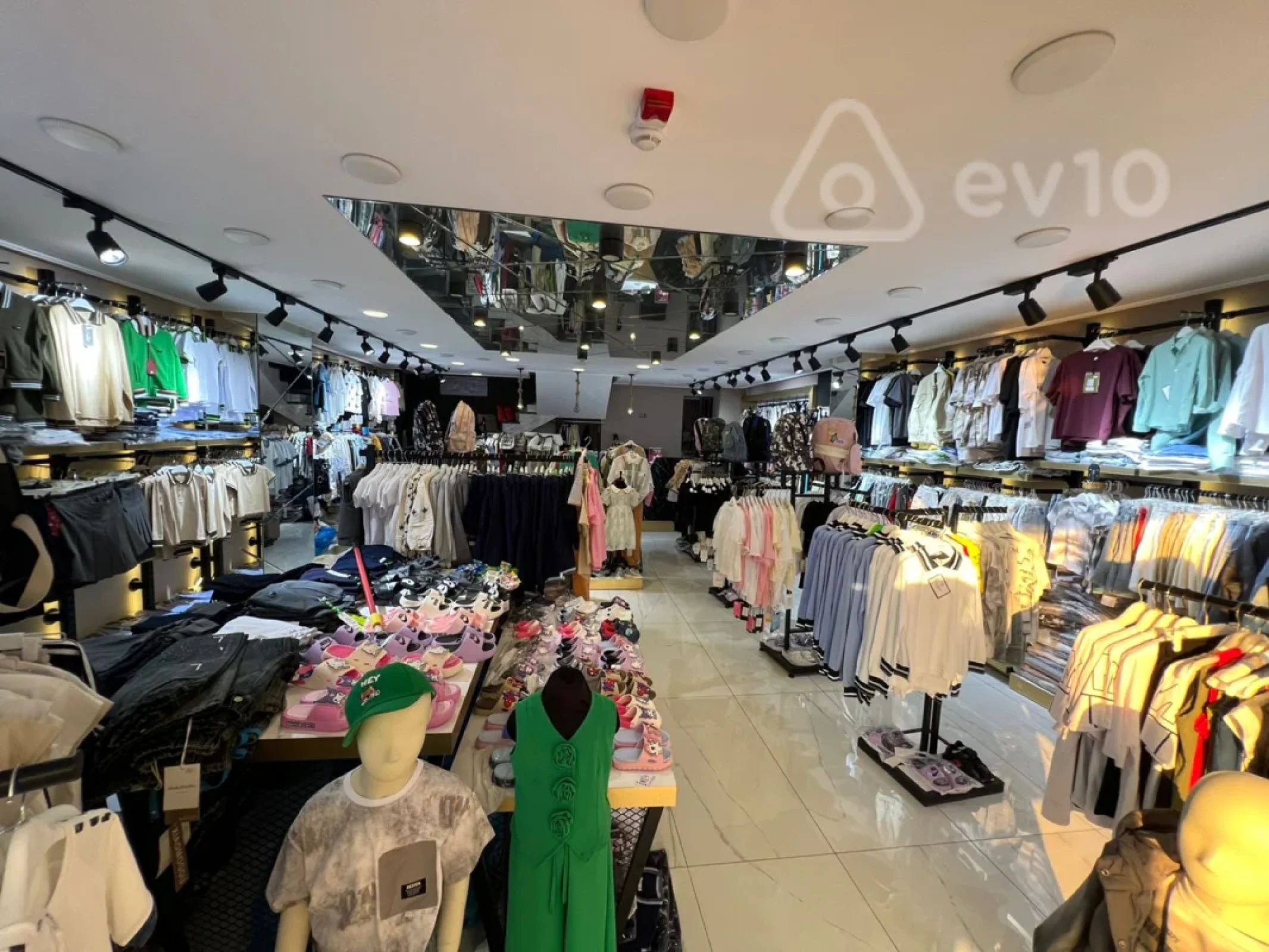 Kirayə verilir mənzil 160 m²