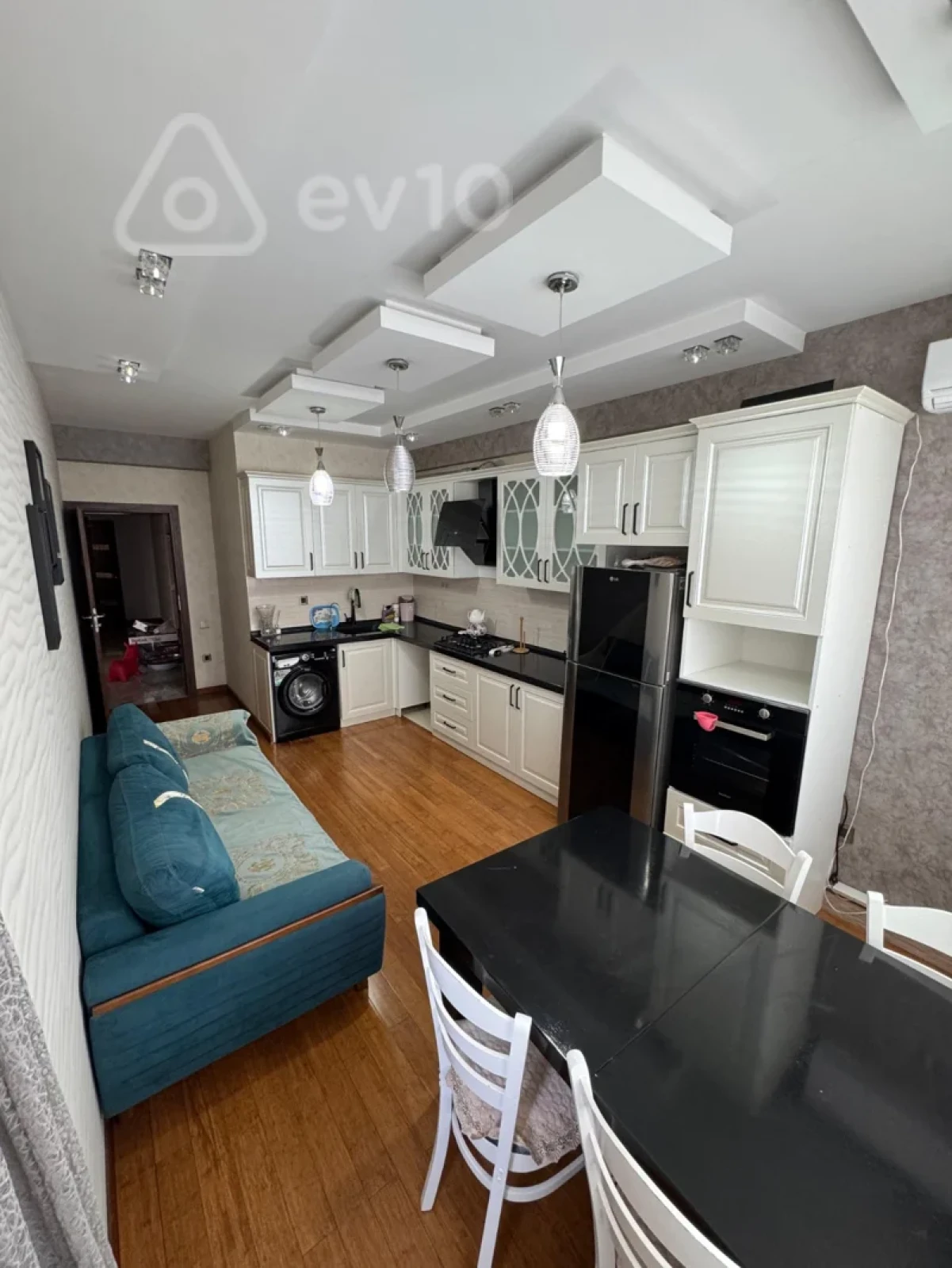 Satılır 4 otaqlı yeni tikili 150 m²