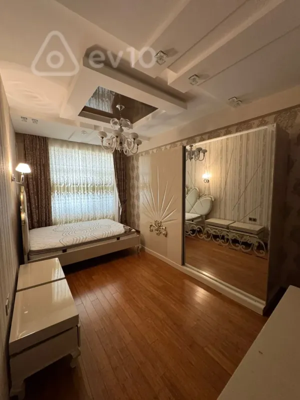 Satılır 4 otaqlı yeni tikili 150 m²