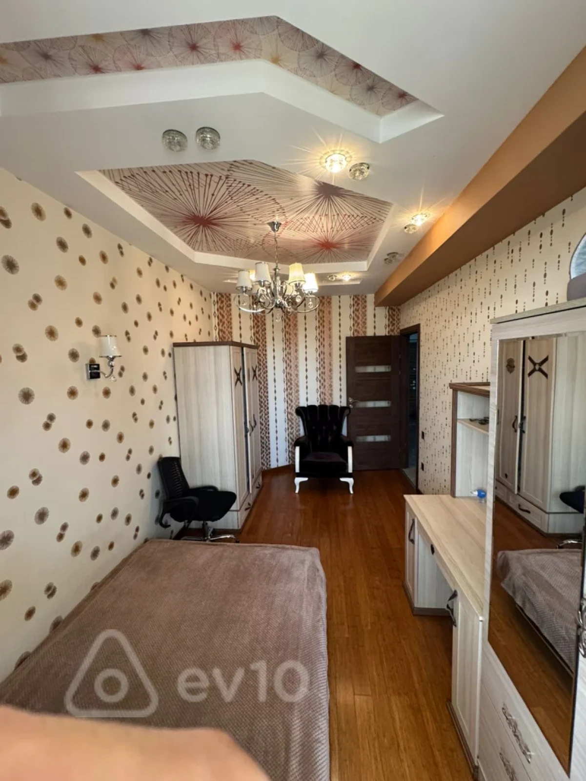 Satılır 4 otaqlı yeni tikili 150 m²