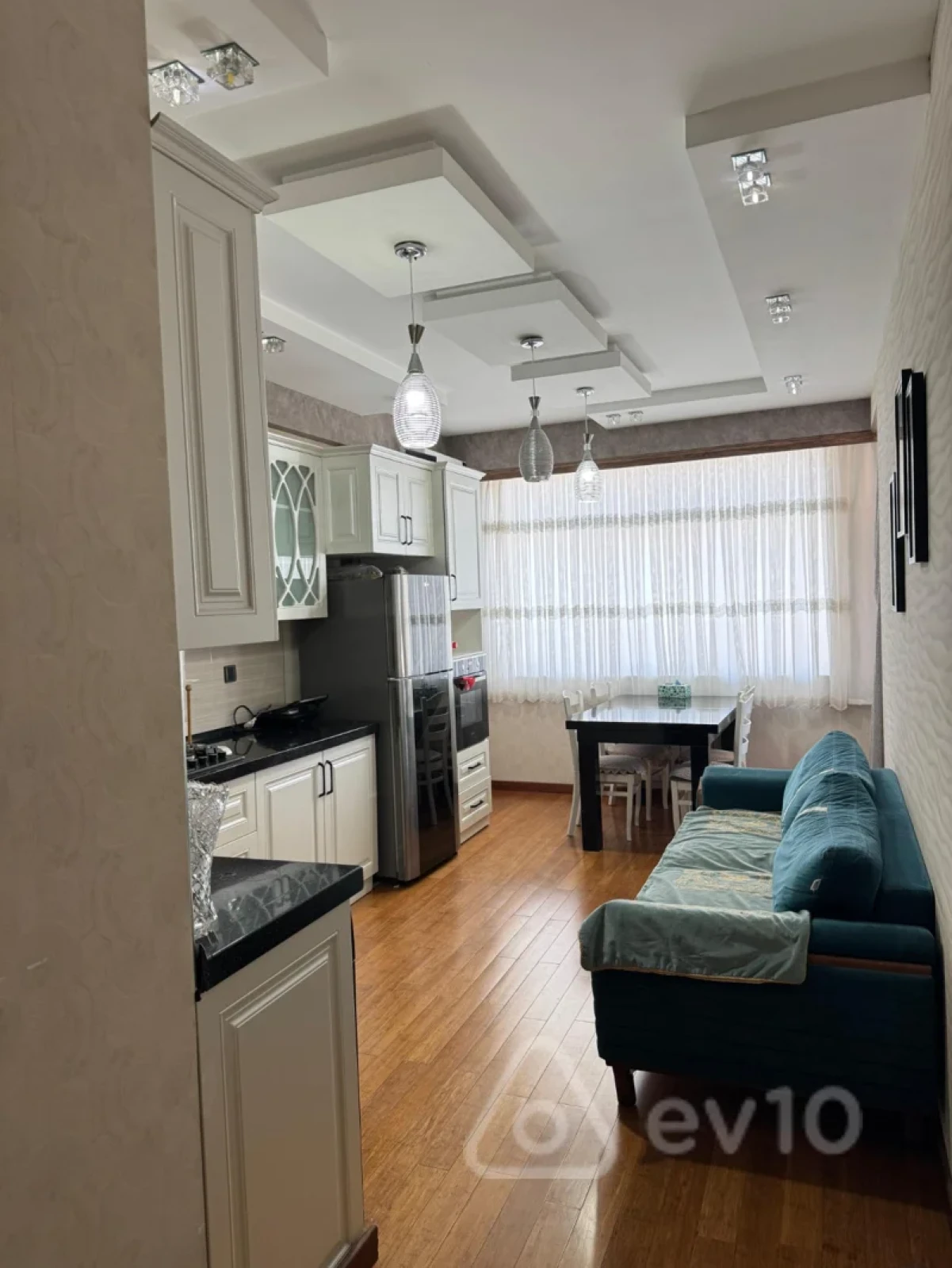 Satılır 4 otaqlı yeni tikili 150 m²