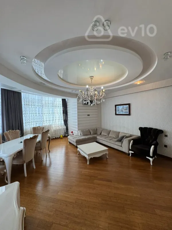 Satılır 4 otaqlı yeni tikili 150 m²
