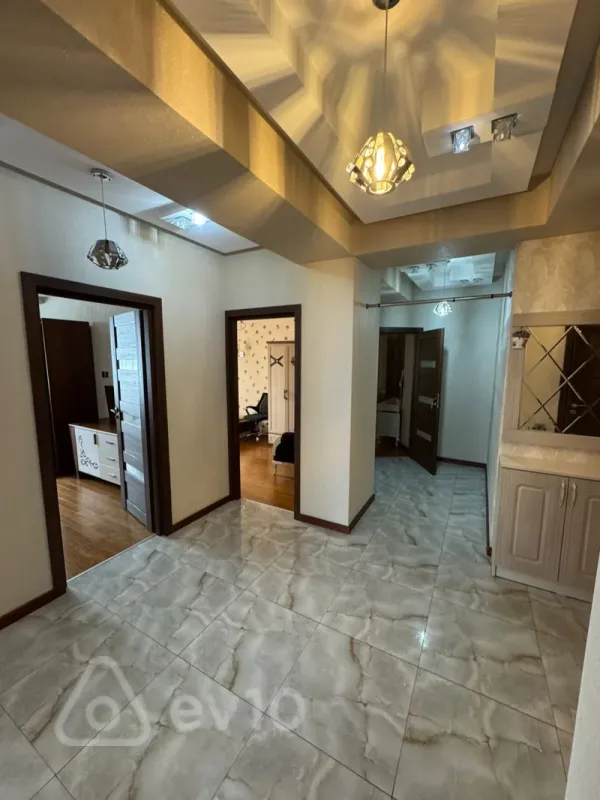 Satılır 4 otaqlı yeni tikili 150 m²