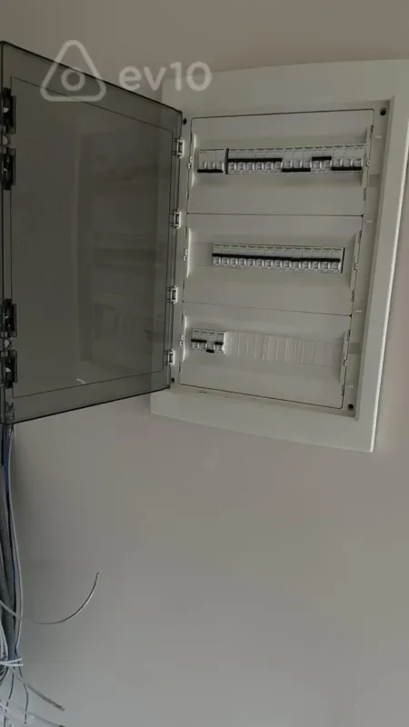 Kirayə verilir 17 otaqlı ofis 700 m²