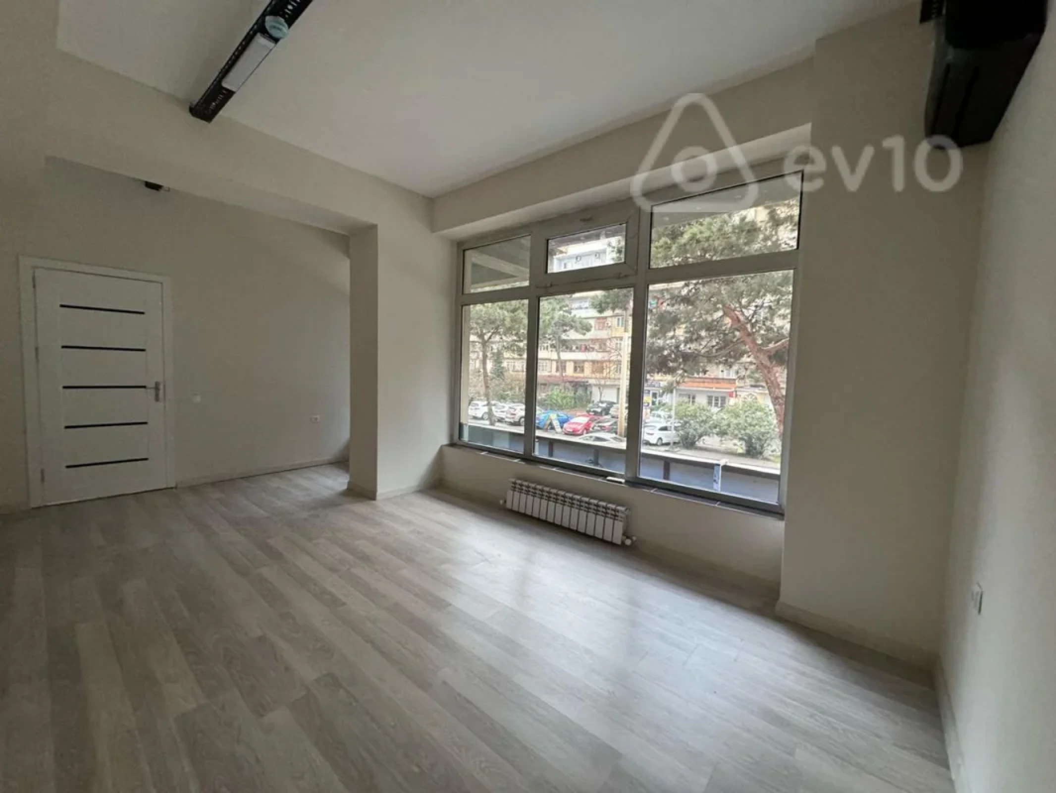 Kirayə verilir 17 otaqlı ofis 700 m²