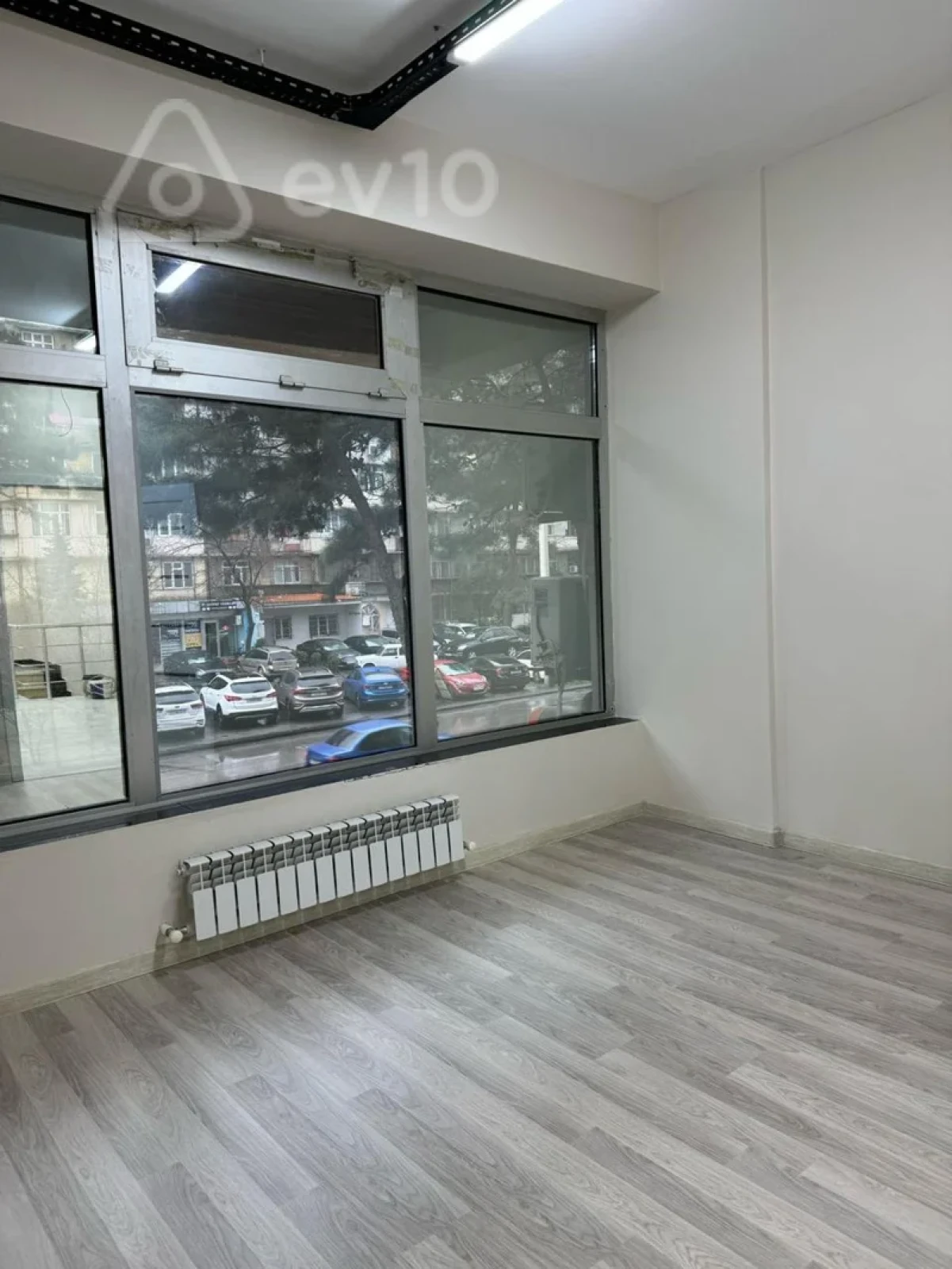 Kirayə verilir 17 otaqlı ofis 700 m²