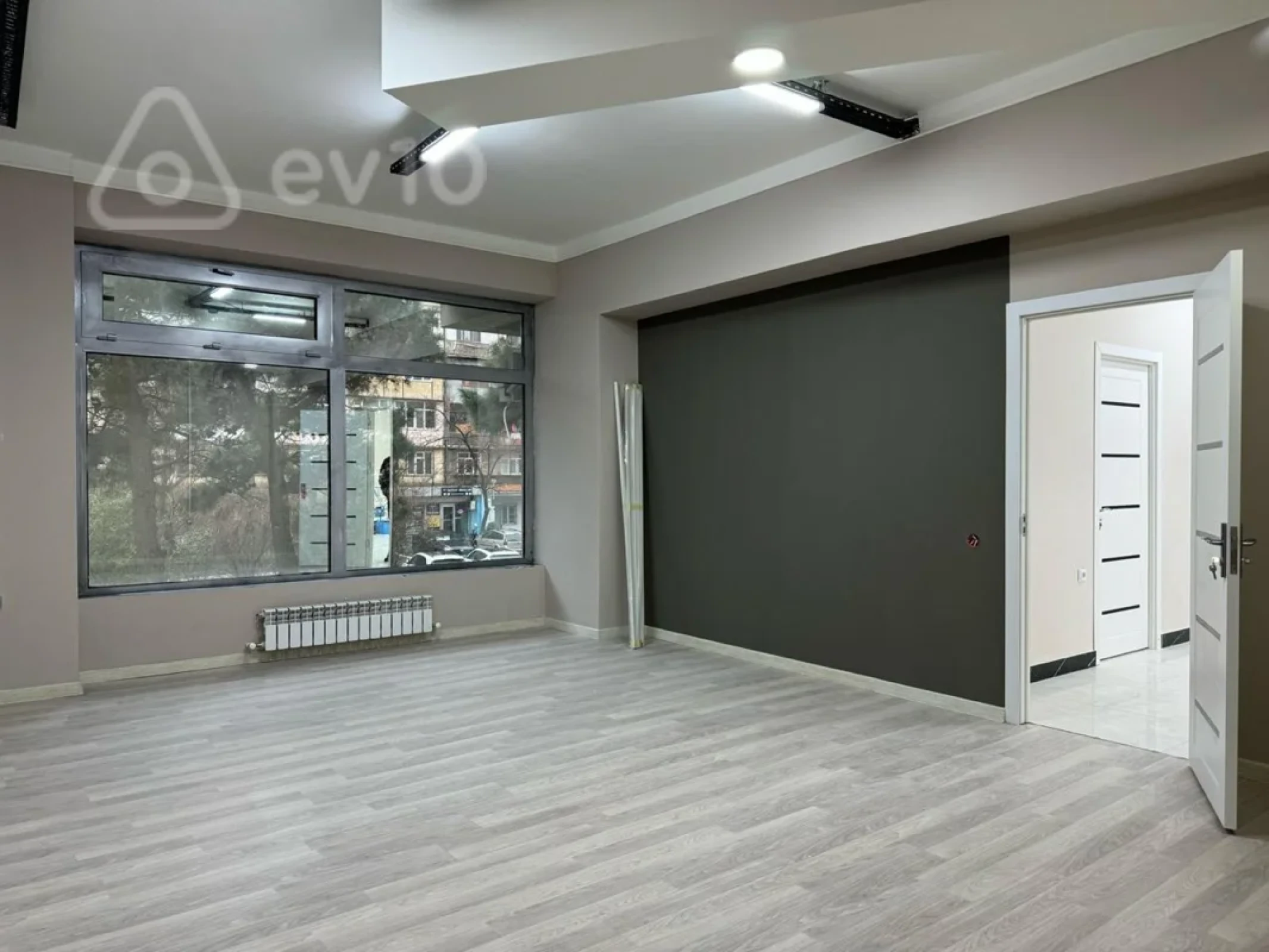 Kirayə verilir 17 otaqlı ofis 700 m²