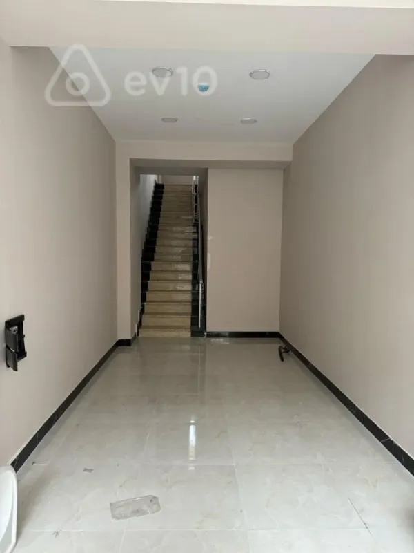 Kirayə verilir 17 otaqlı ofis 700 m²