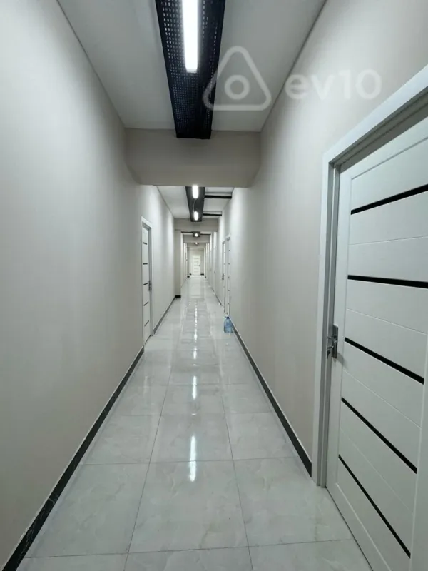 Kirayə verilir 17 otaqlı ofis 700 m²