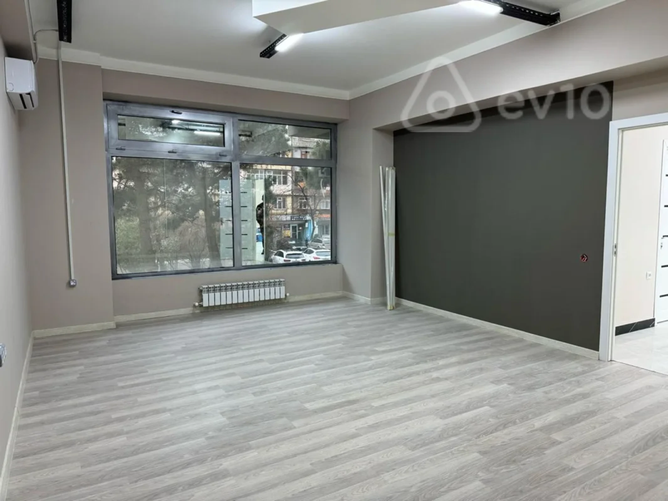 Kirayə verilir 17 otaqlı ofis 700 m²