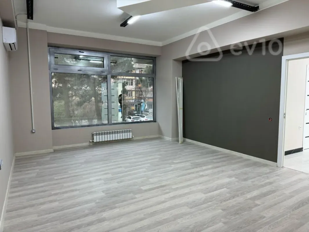 Kirayə verilir 17 otaqlı ofis 700 m²