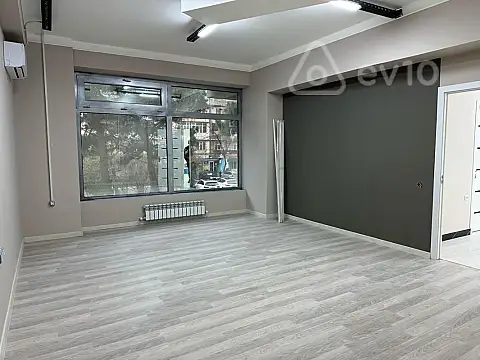 Kirayə verilir 17 otaqlı ofis 700 m²