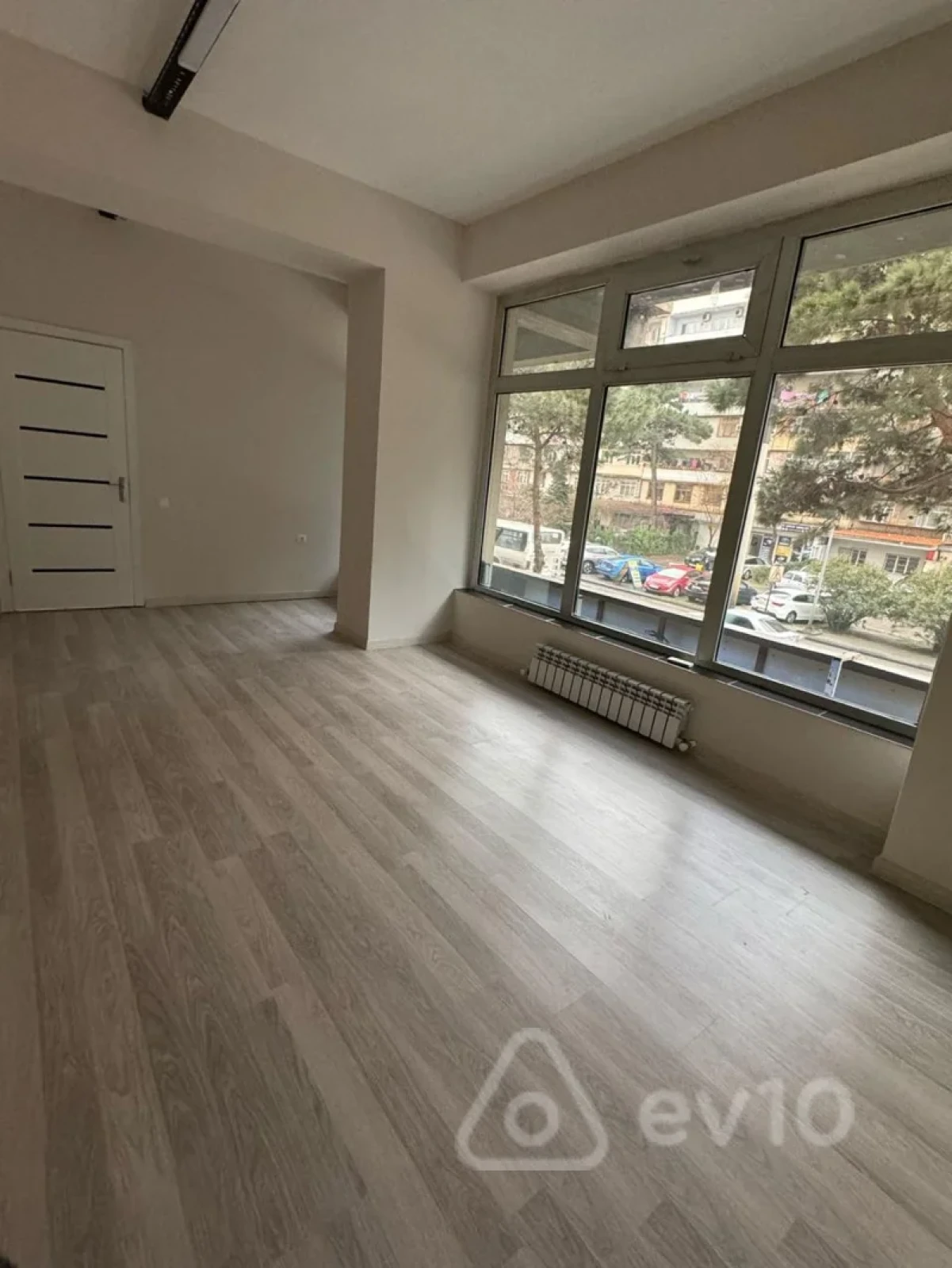 Kirayə verilir 17 otaqlı ofis 700 m²