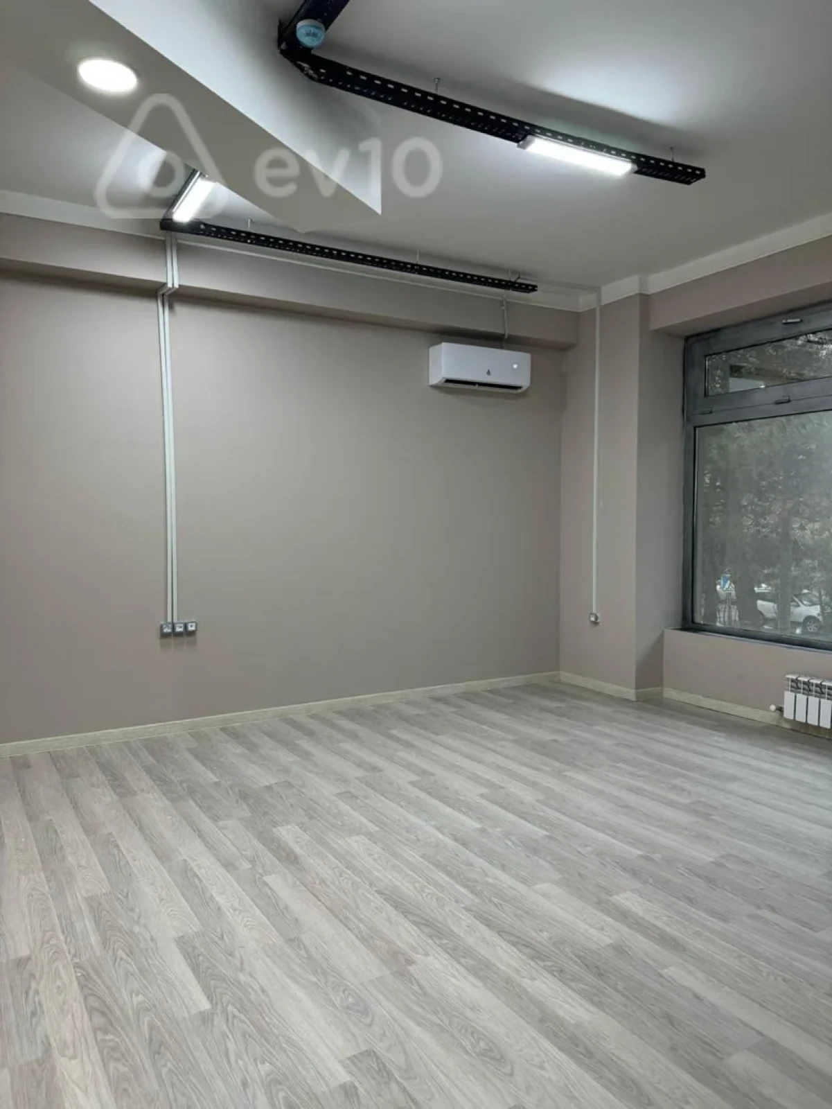 Kirayə verilir 17 otaqlı ofis 700 m²