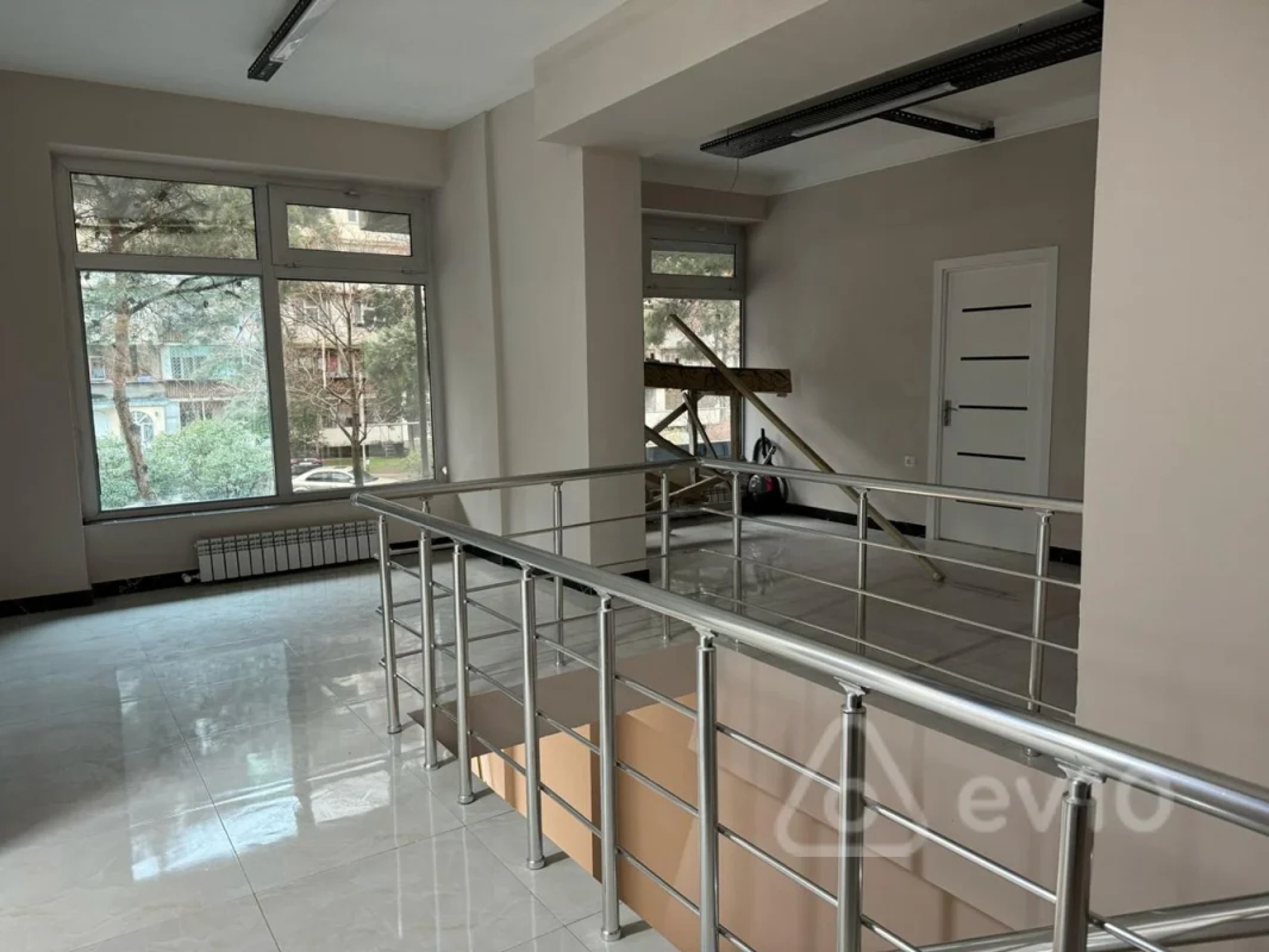 Kirayə verilir 17 otaqlı ofis 700 m²