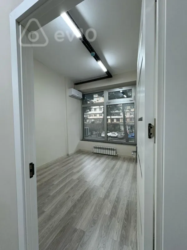 Kirayə verilir 17 otaqlı ofis 700 m²