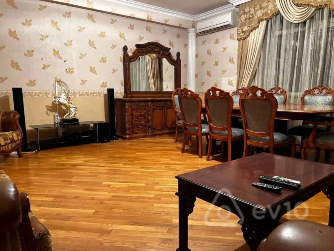 Satılır 3 otaqlı yeni tikili 156 m²