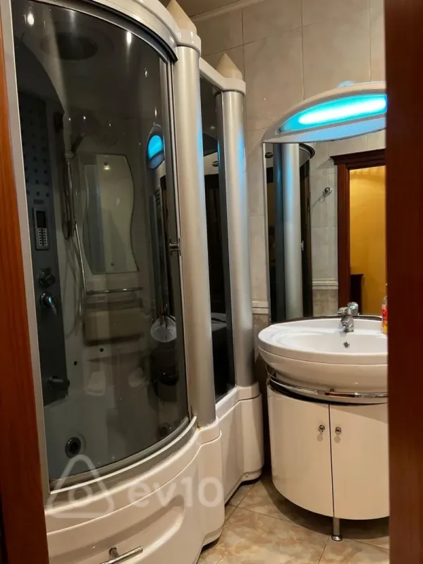 Satılır 3 otaqlı yeni tikili 156 m²