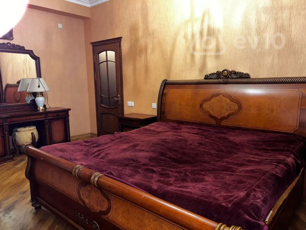 Satılır 3 otaqlı yeni tikili 156 m²