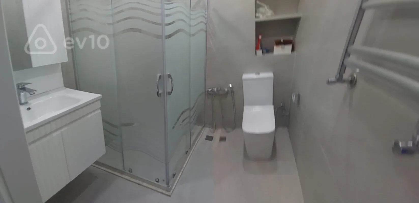 Kirayə verilir 3 otaqlı yeni tikili 140 m²