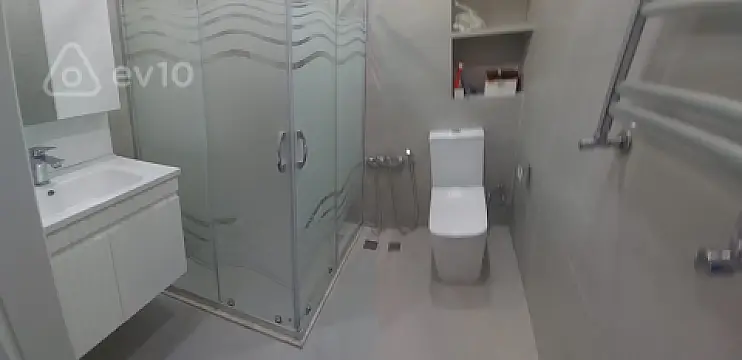 Kirayə verilir 3 otaqlı yeni tikili 140 m²