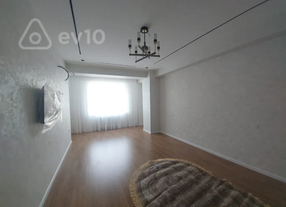Kirayə verilir 3 otaqlı yeni tikili 140 m²