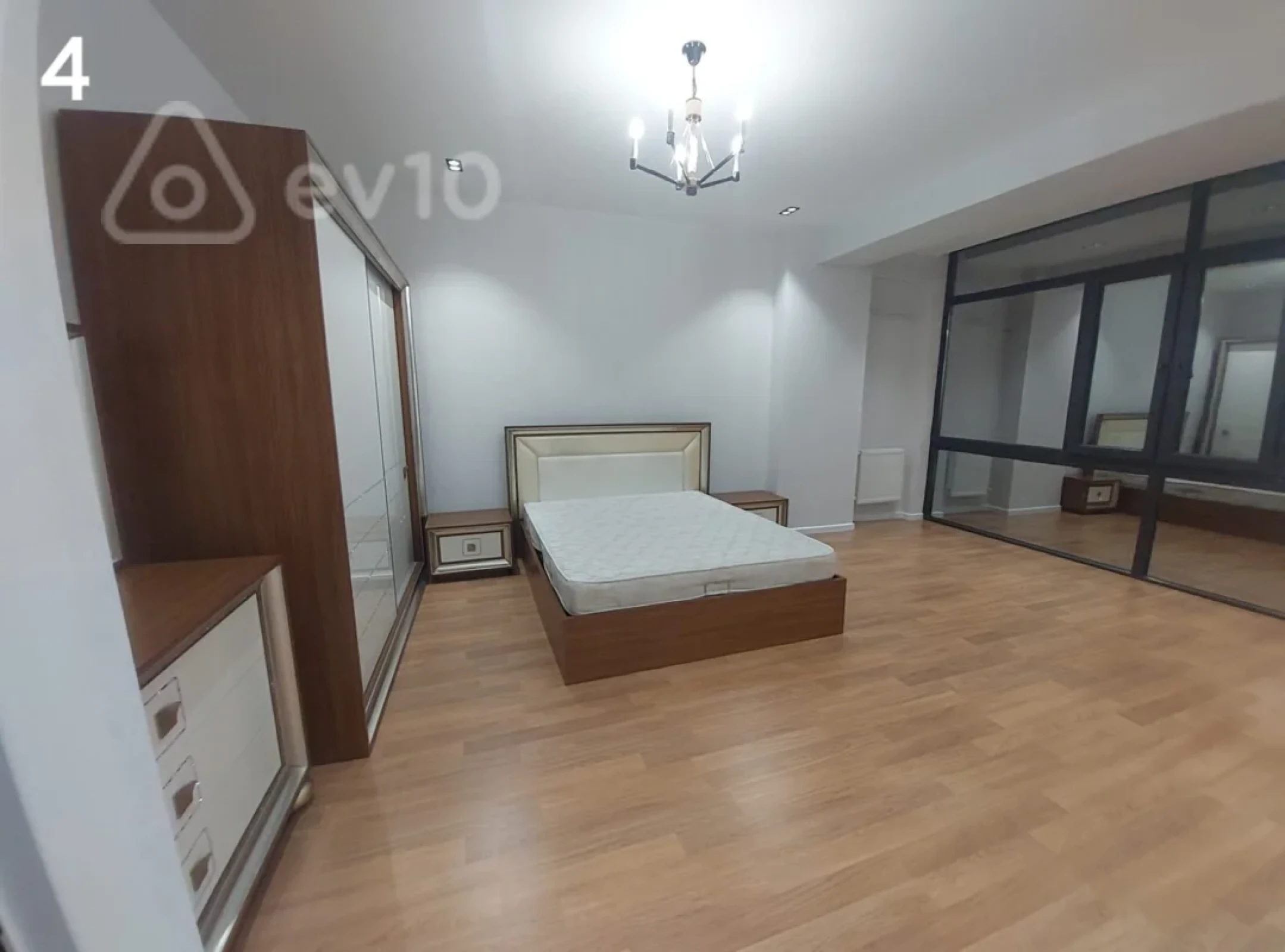 Kirayə verilir 3 otaqlı yeni tikili 140 m²