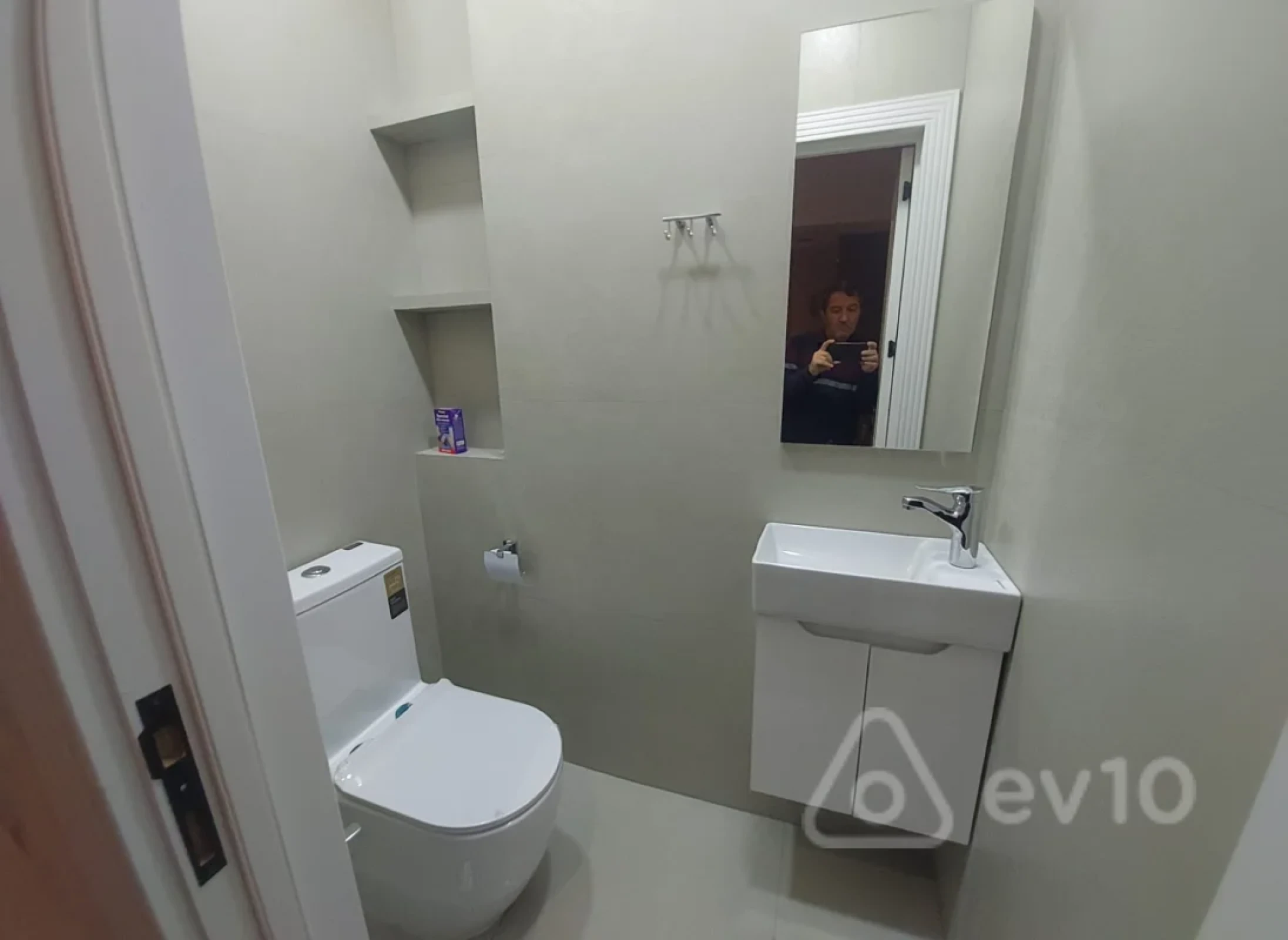 Kirayə verilir 3 otaqlı yeni tikili 140 m²