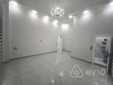 Kirayə verilir 4 otaqlı ofis 240 m²