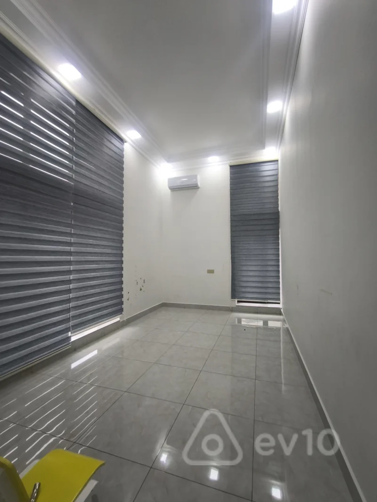 Kirayə verilir 4 otaqlı ofis 240 m²