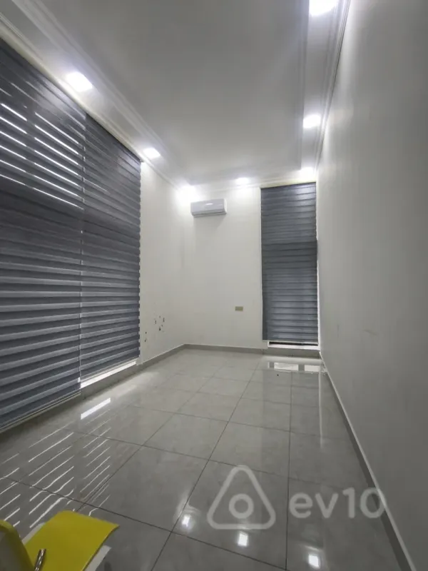 Kirayə verilir 4 otaqlı ofis 240 m²