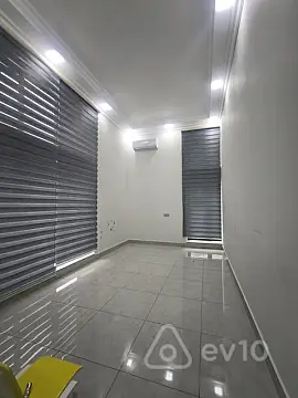 Kirayə verilir 4 otaqlı ofis 240 m²