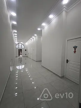 Kirayə verilir 4 otaqlı ofis 240 m²