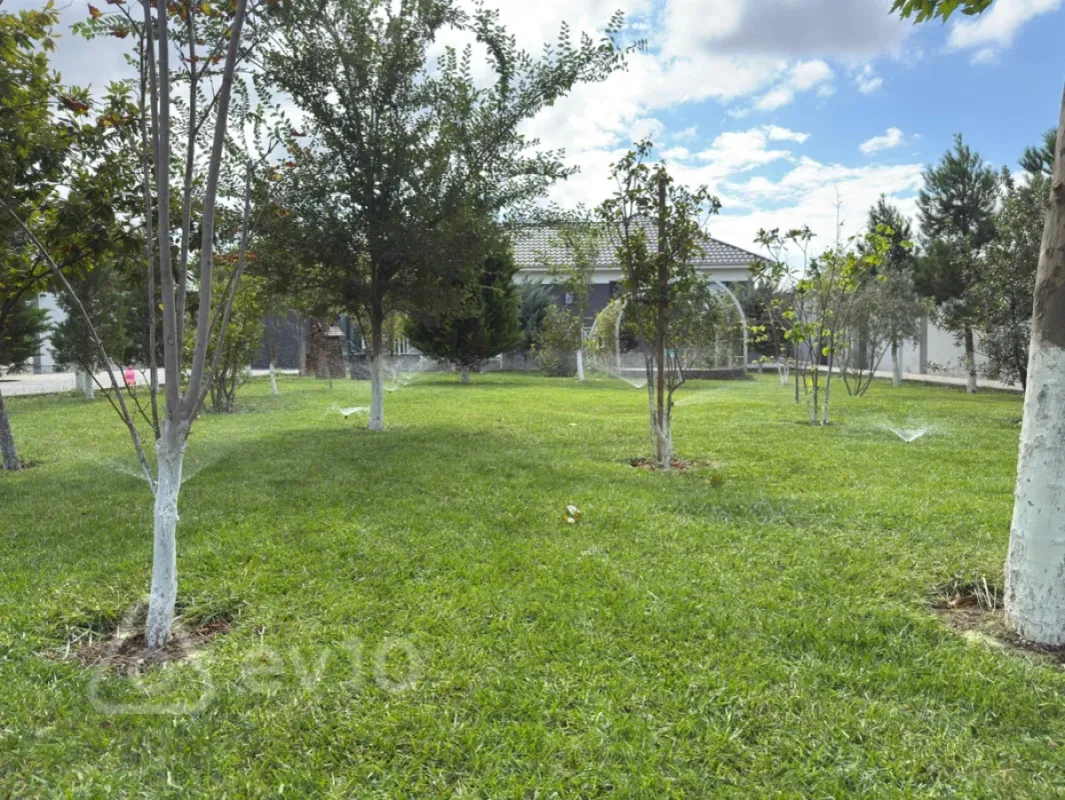 Satılır 5 otaqlı həyət evi 200 m²