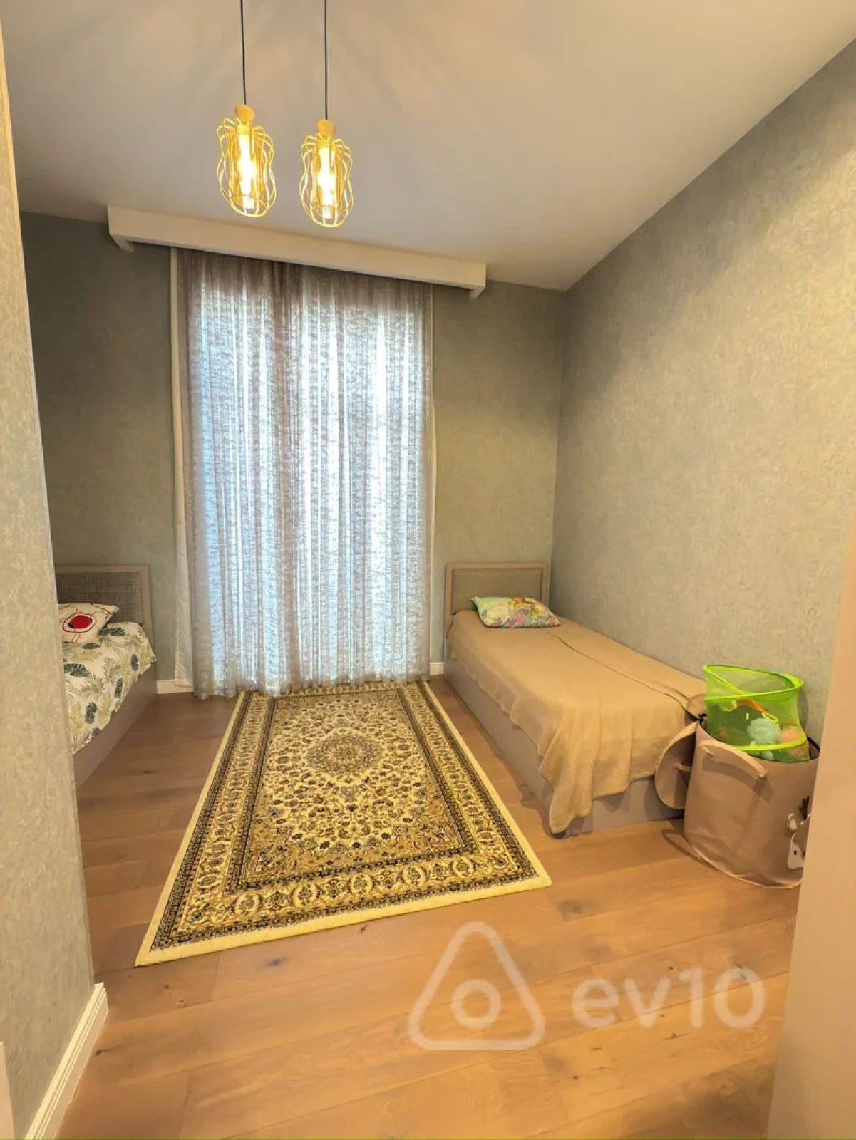 Satılır 5 otaqlı həyət evi 200 m²