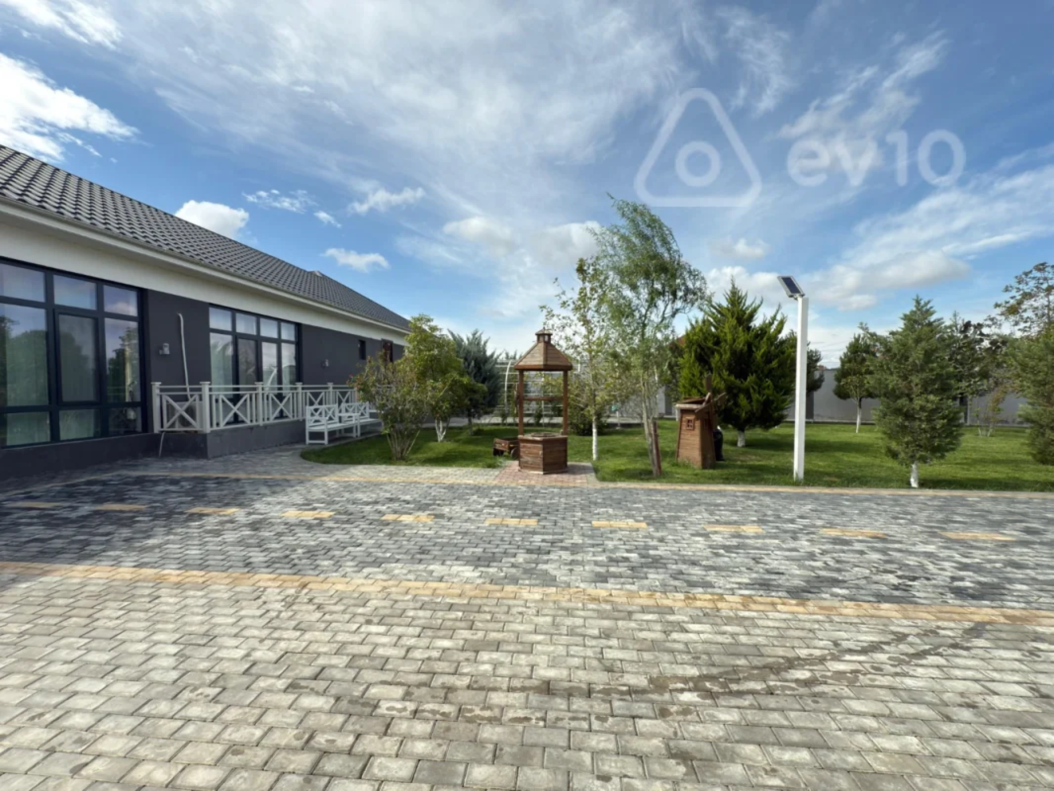 Satılır 5 otaqlı həyət evi 200 m²