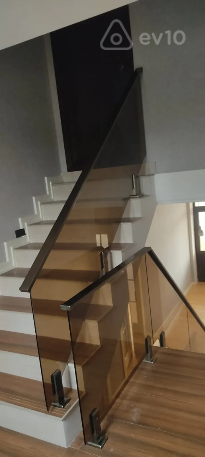 Satılır 7 otaqlı həyət evi 315 m²