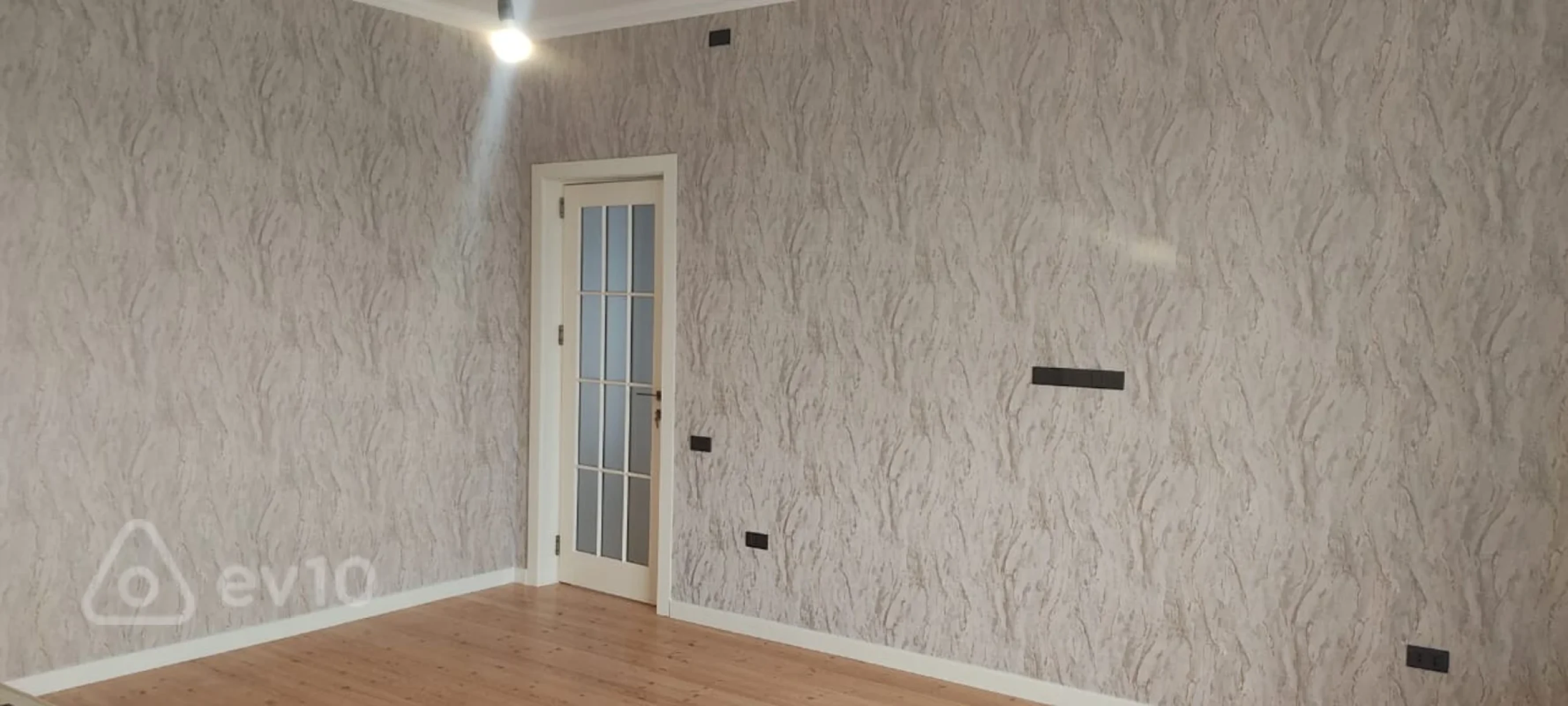 Satılır 7 otaqlı həyət evi 315 m²