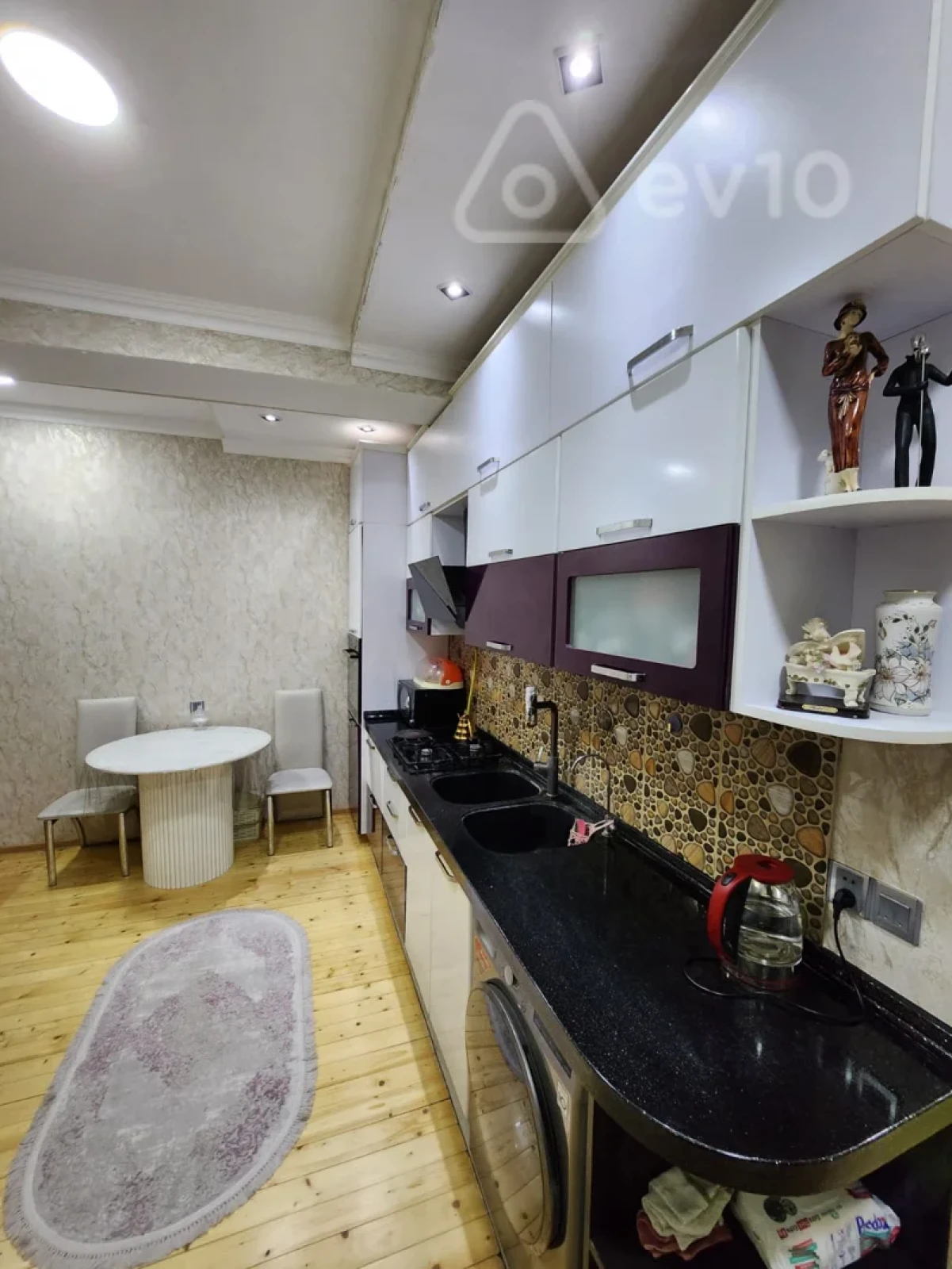 Satılır 2 otaqlı yeni tikili 70 m²