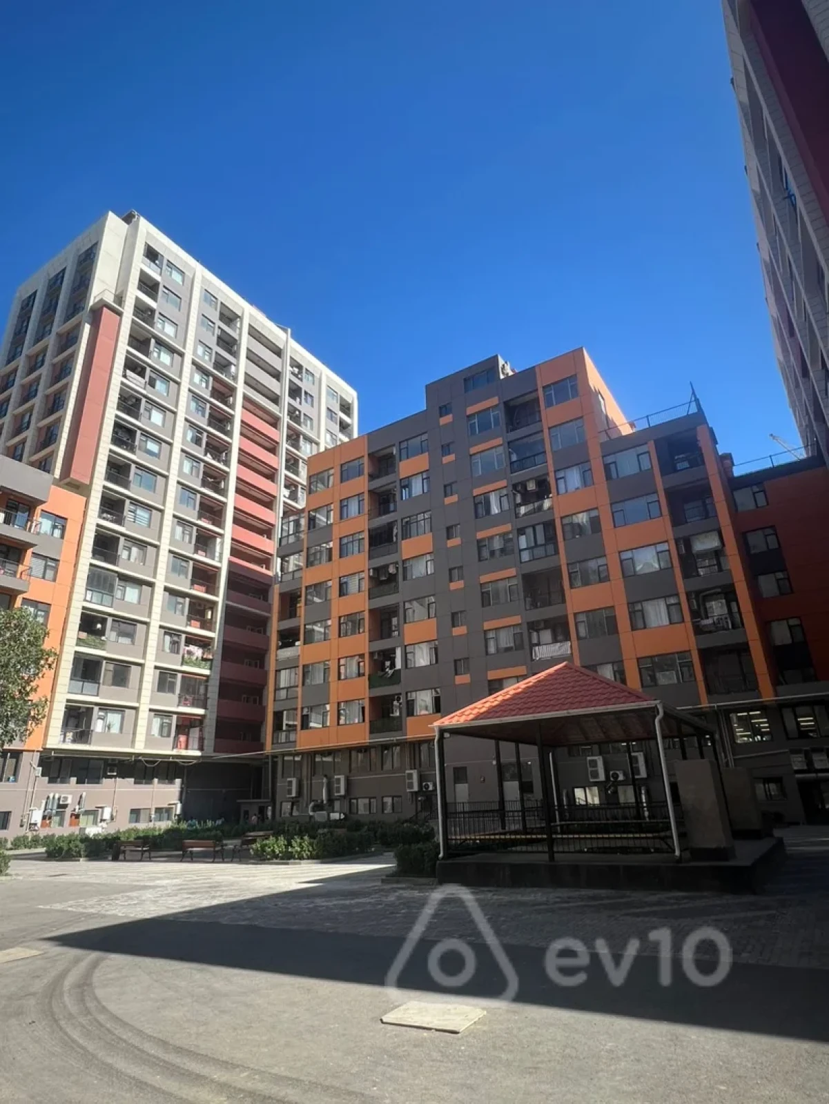 Satılır 2 otaqlı yeni tikili 44 m²