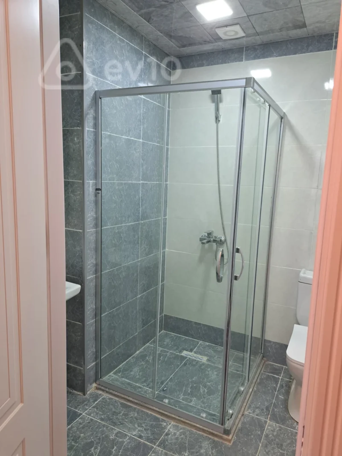 Satılır 2 otaqlı yeni tikili 90 m²