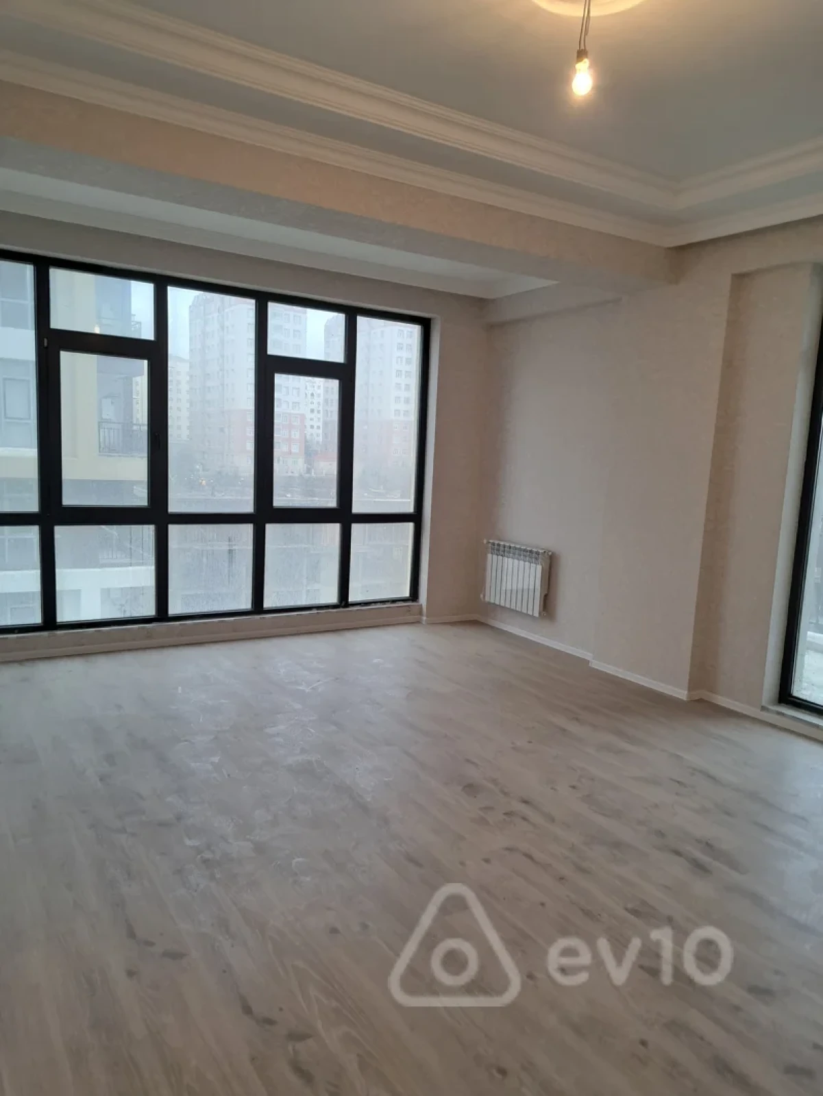 Satılır 2 otaqlı yeni tikili 90 m²