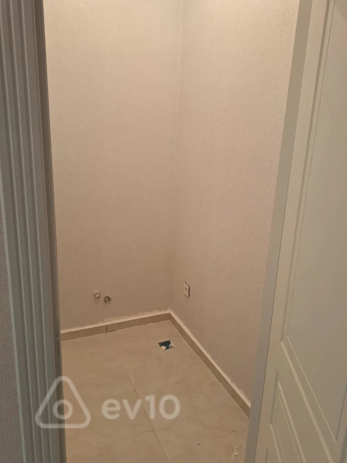 Satılır 2 otaqlı yeni tikili 90 m²