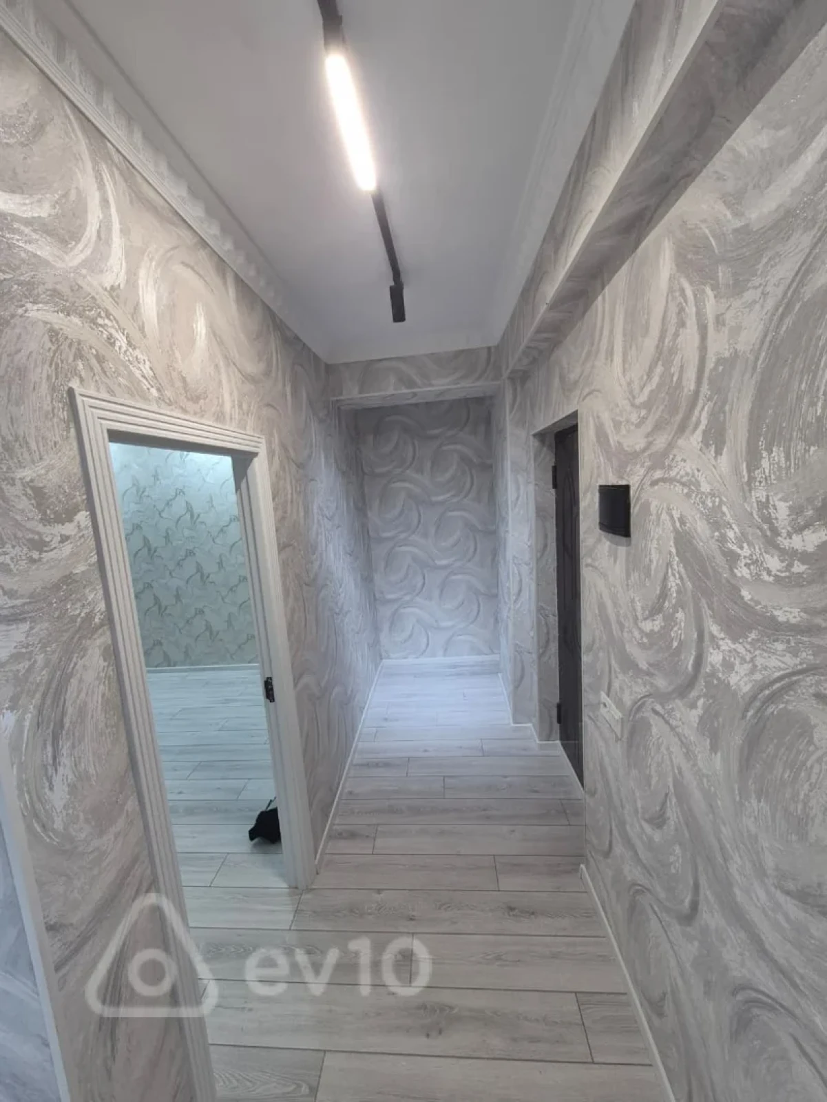 Satılır 2 otaqlı yeni tikili 50 m²