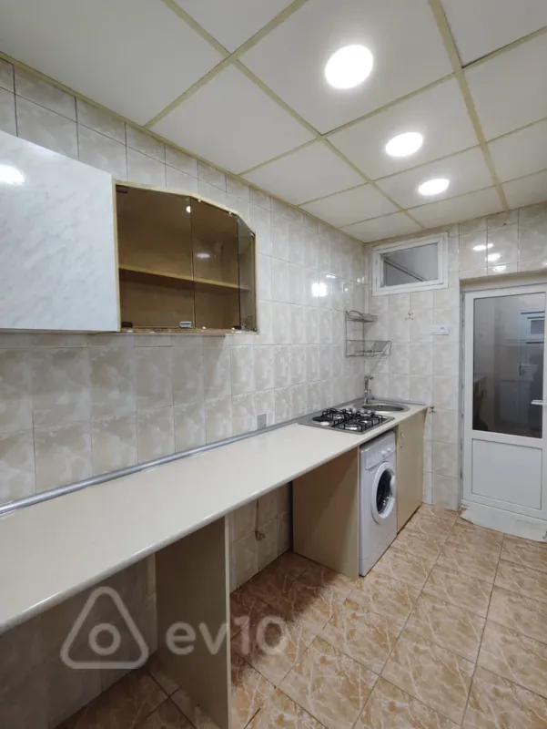 Kirayə verilir 2 otaqlı ofis 65 m²