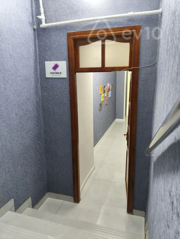 Kirayə verilir 2 otaqlı ofis 65 m²
