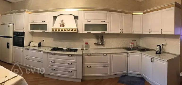 Satılır 3 otaqlı yeni tikili 158 m²