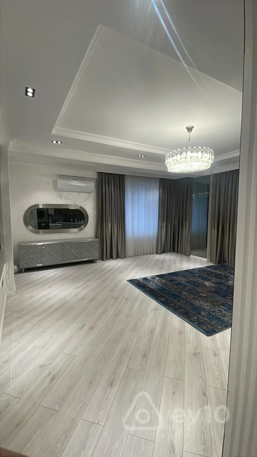 Satılır 3 otaqlı yeni tikili 135 m²